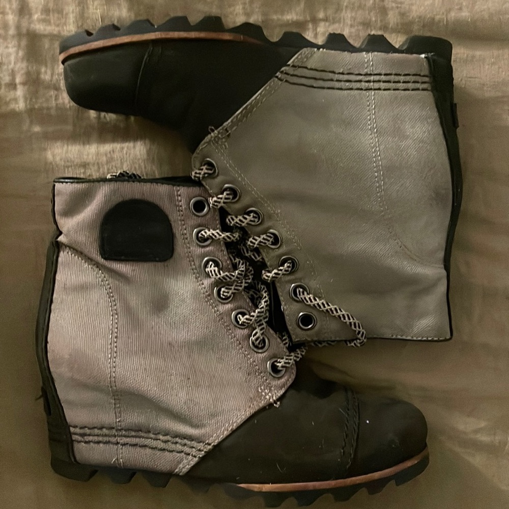 Sorel Black and Gray Winter Boots